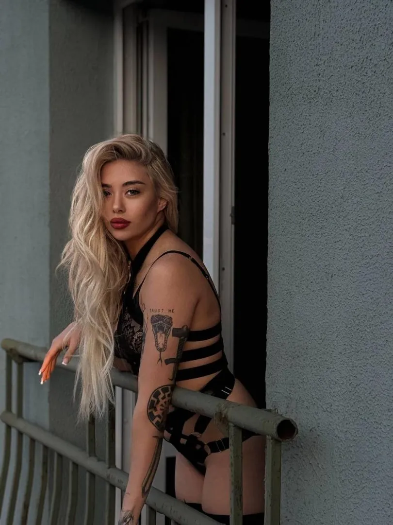 Christina - Photo 8