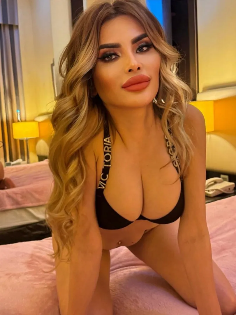 Dina - Photo 3
