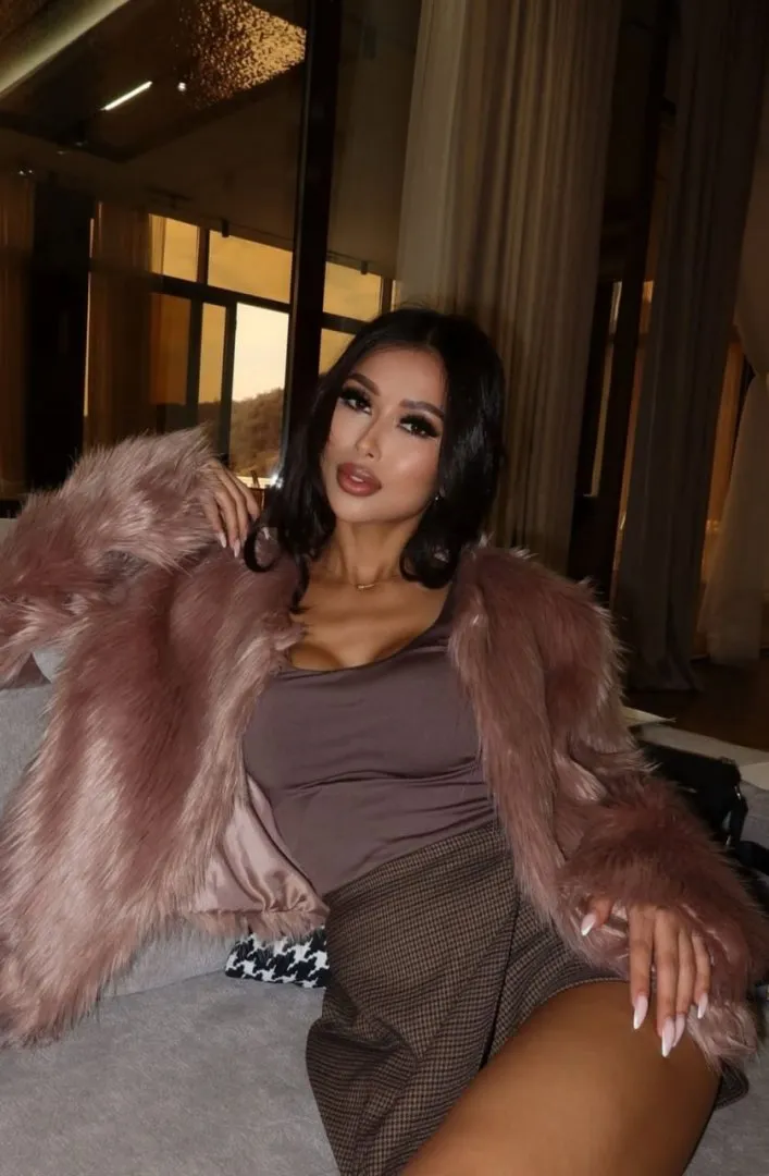 Irina - Photo 1