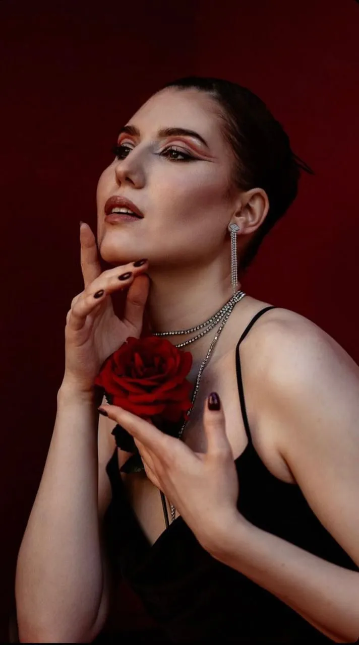 Lina - Photo 1