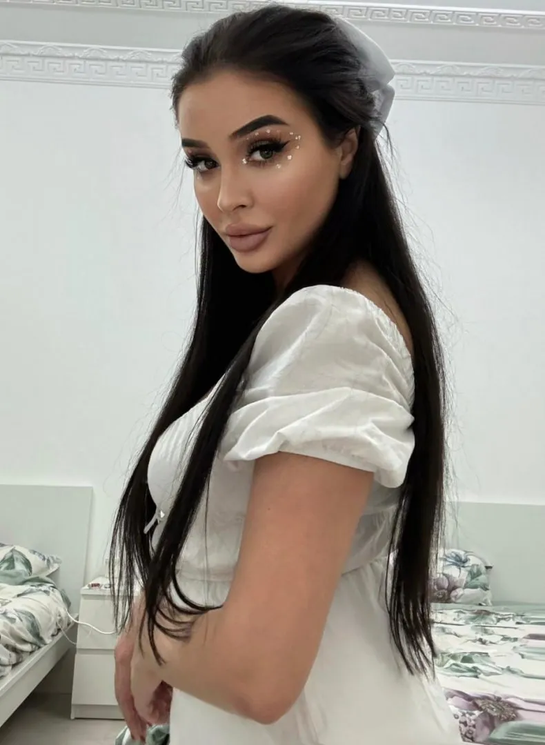 Megan - Photo 8