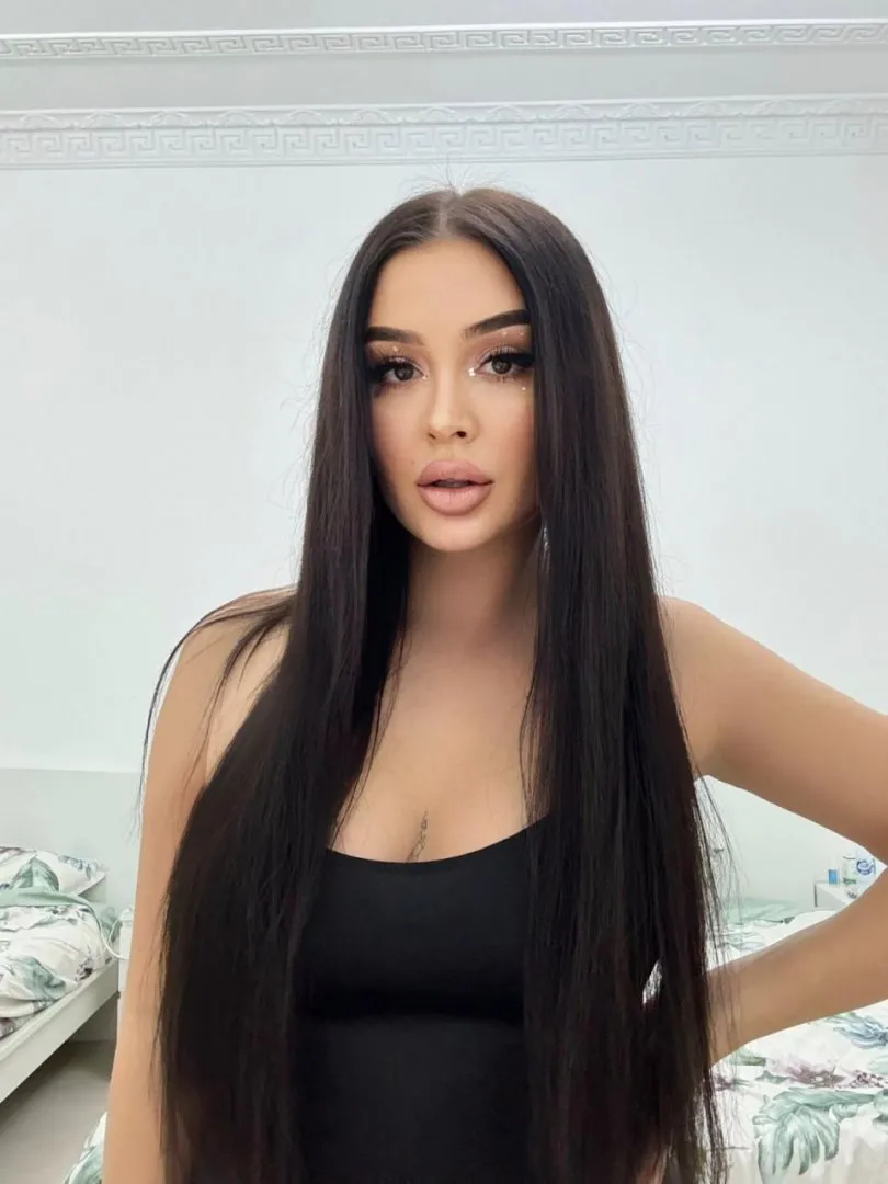 Megan - Photo 1