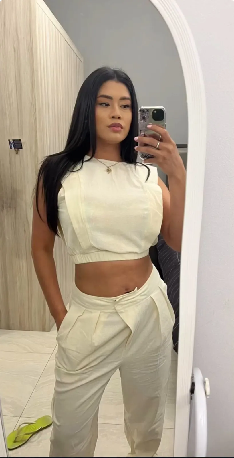 Saraa - Photo 1