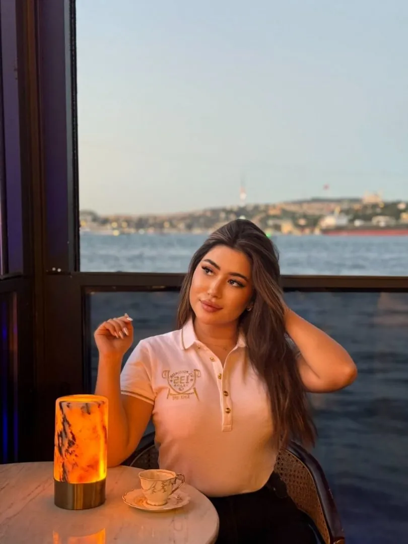 Zarina - Photo 1